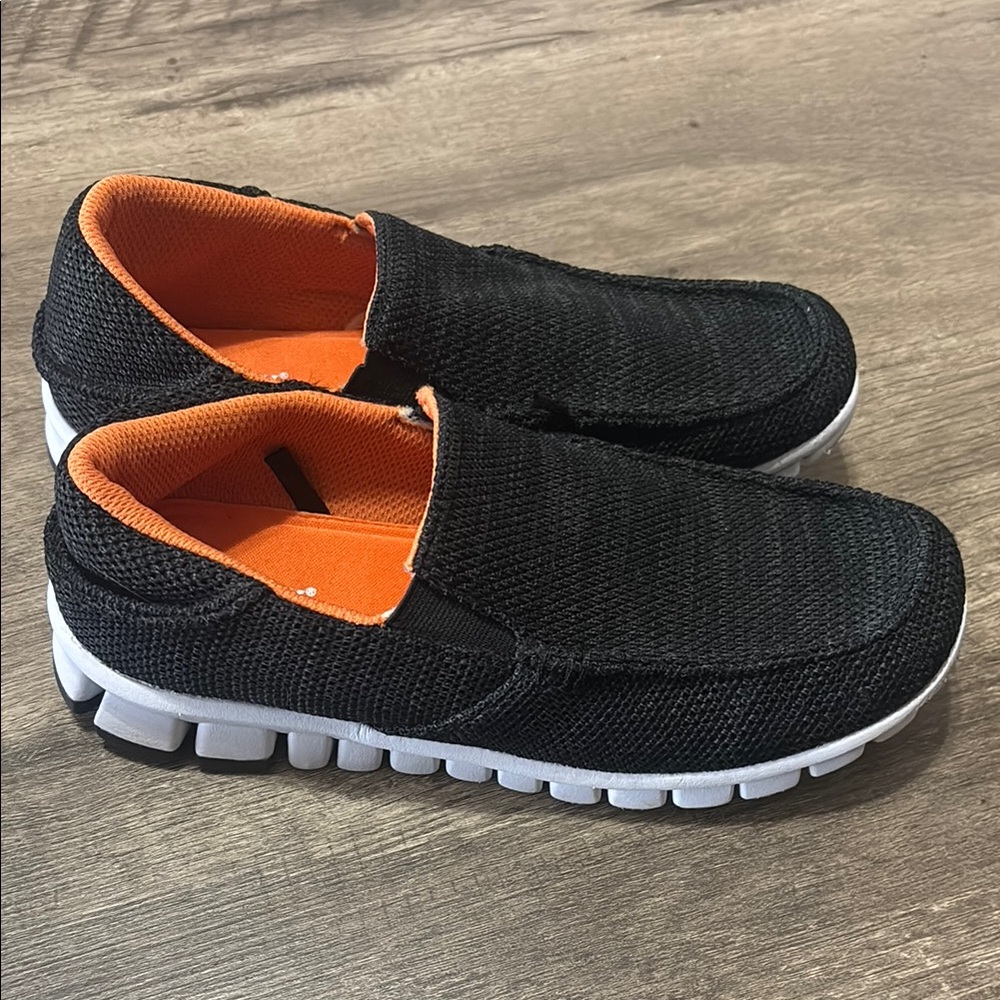 Deer Stag NoSox Melvin Jr slip on shoes size 5Y